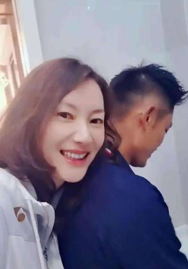 为打网球铺路,林丹儿子放弃中国国籍?林丹回应,官宣重要决定